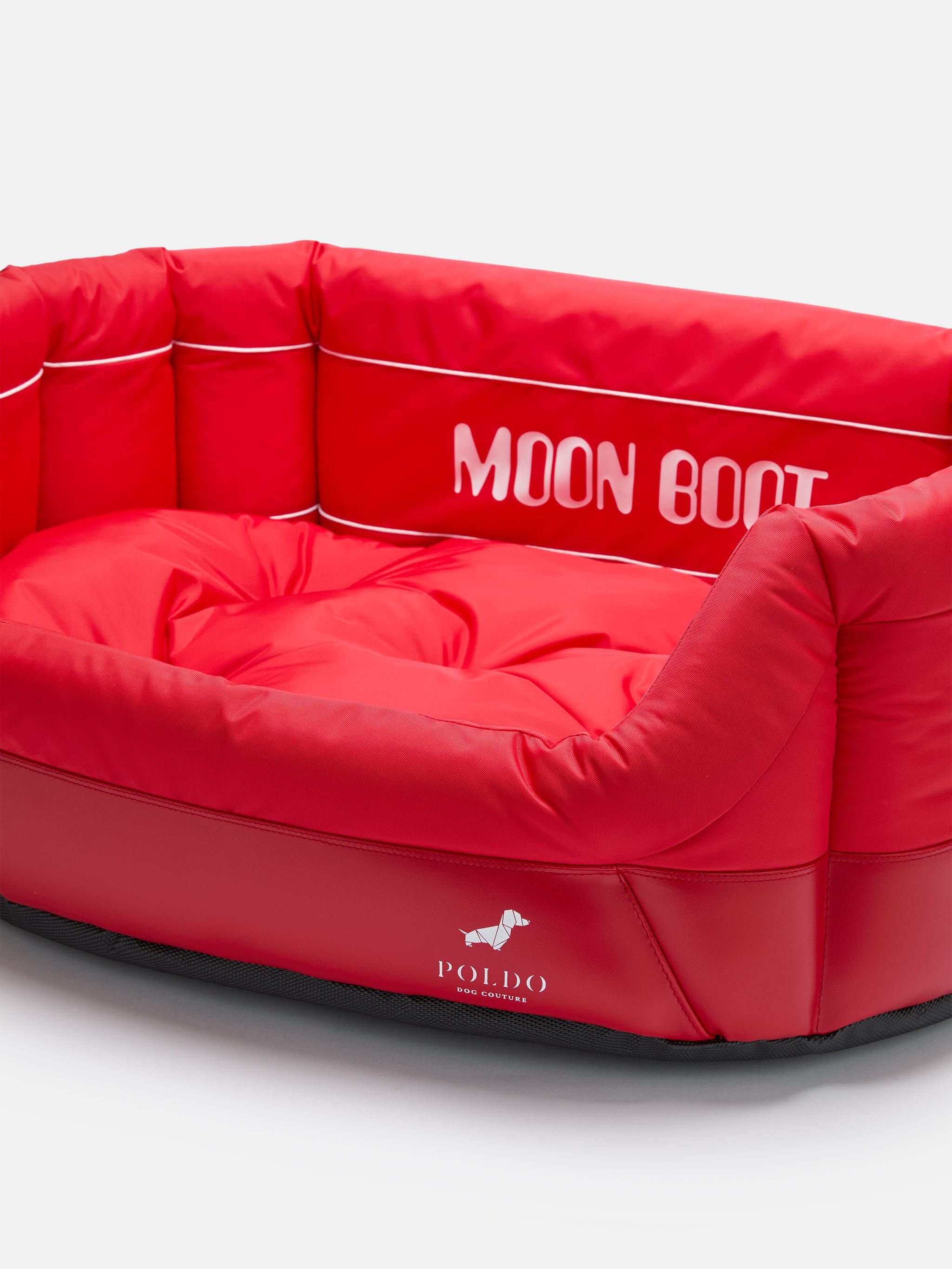 MOON BOOT X POLDO DOG COUTURE RED PADDED DOG BED